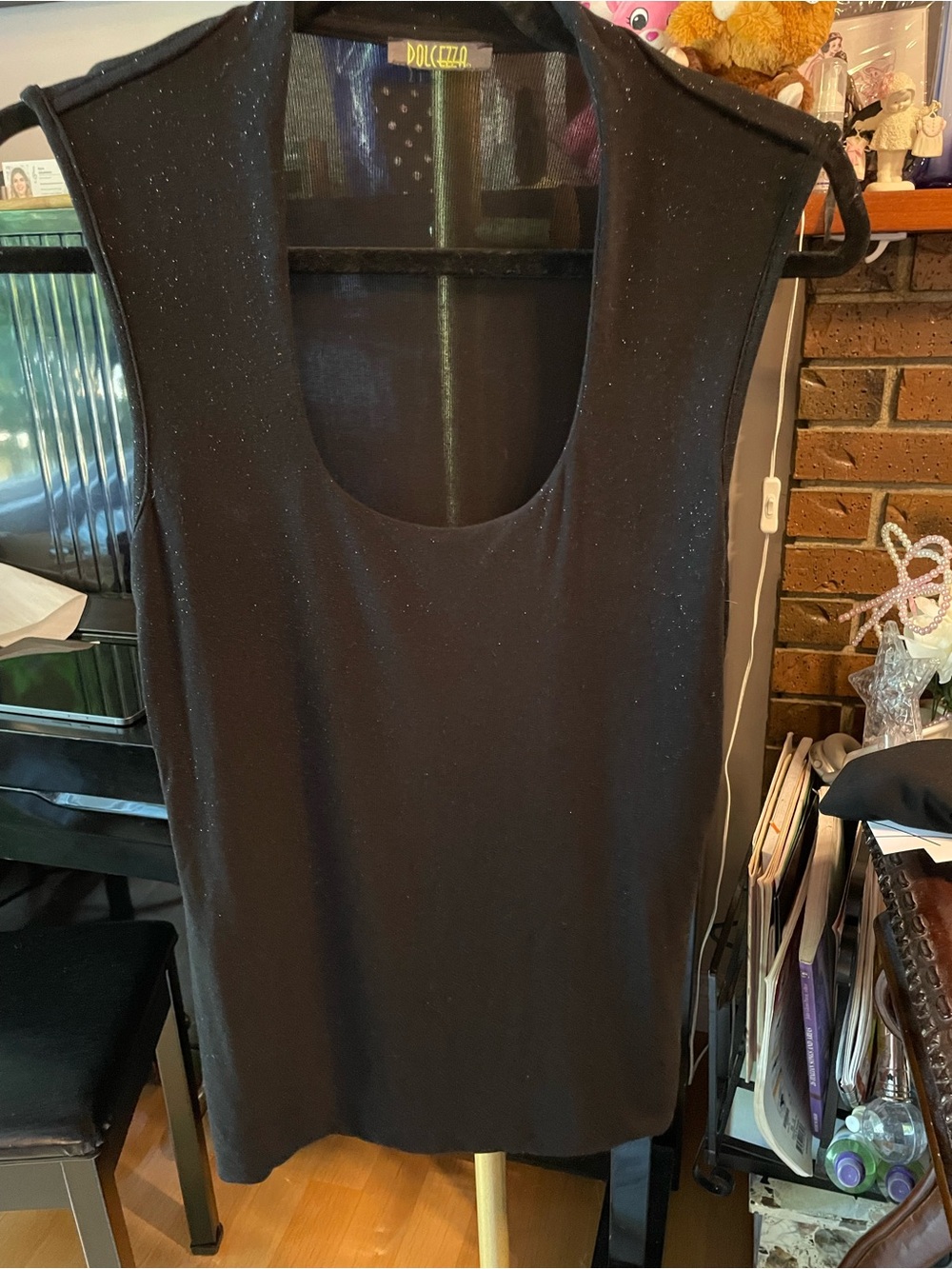 ☀️ SUMMER CLEARANCE 🛍️Dolcezza Black Shimmer Scoop Neck Top